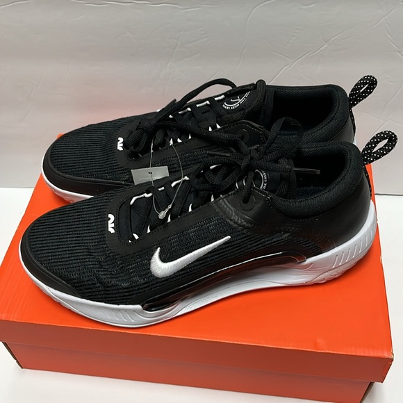 NWT Nike Zoom Court NXT HC Men’s Size 10 in Black/White. - Picture 3 of 9